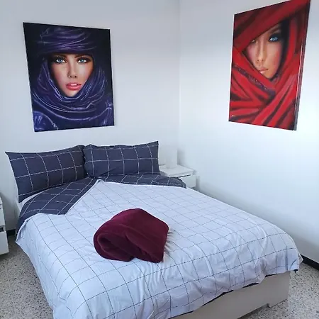 Mit Schoener Aussicht Und Terasse Апартаменты